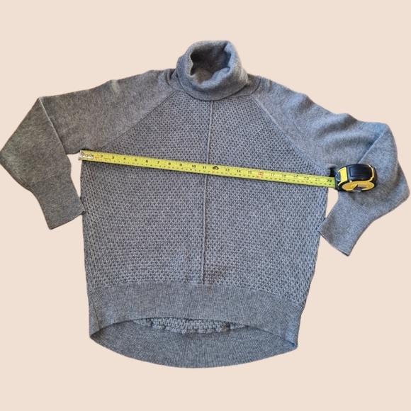 ๐3/$40 Sale!Mix & Match๐ GAP Turtleneck Sweater - Picture 3 of 6